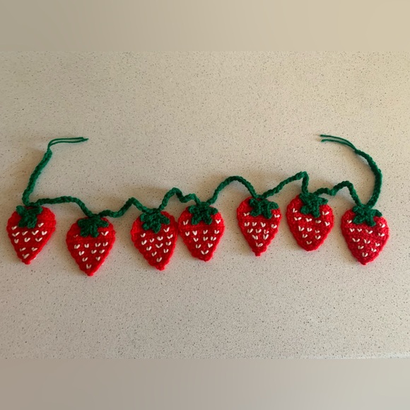 Strawberry Garland Handmade Crochet - Picture 9 of 11